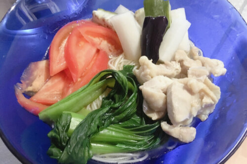 水キムチの漬け汁をスープに使う、韓国冷麺風そうめん