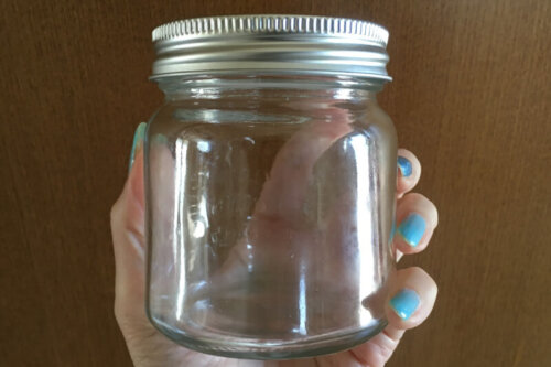 ミキサーも泡立て器もなしで生クリームを泡立てる!